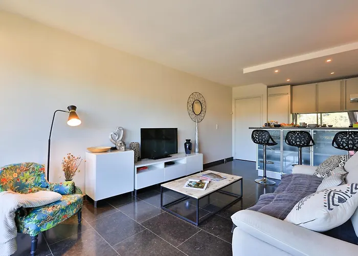 Centre St Tropez - 2 Pièces -clim Piscine Parking Appartamento *