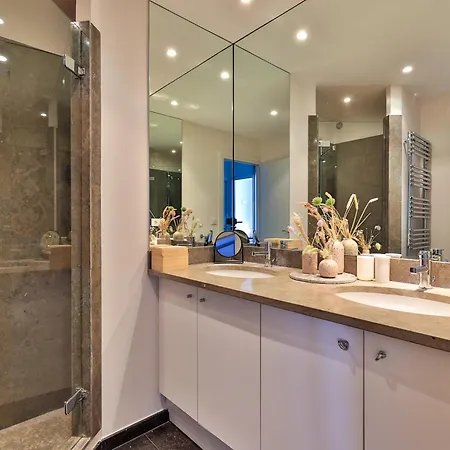 Appartement Centre St Tropez - 2 Pieces -clim Piscine Parking *