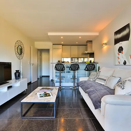 Centre St Tropez - 2 Pieces -clim Piscine Parking