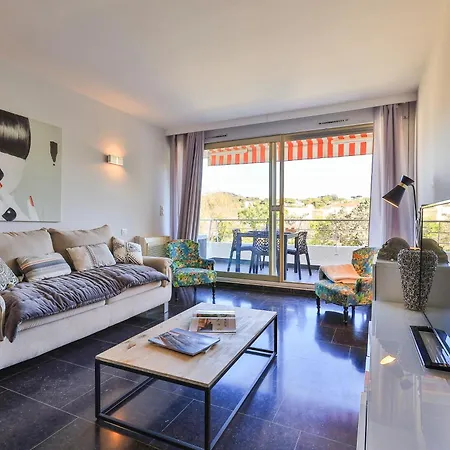 Appartement Centre St Tropez - 2 Pieces -clim Piscine Parking