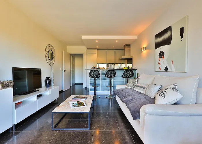 Centre St Tropez - 2 Pieces -clim Piscine Parking